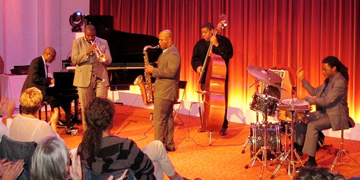 artgallery8-520x260 artgallery8-520x260